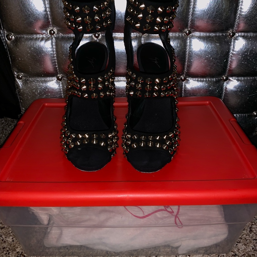 Giuseppes The sexiest shoe alive - Picture 5 of 8